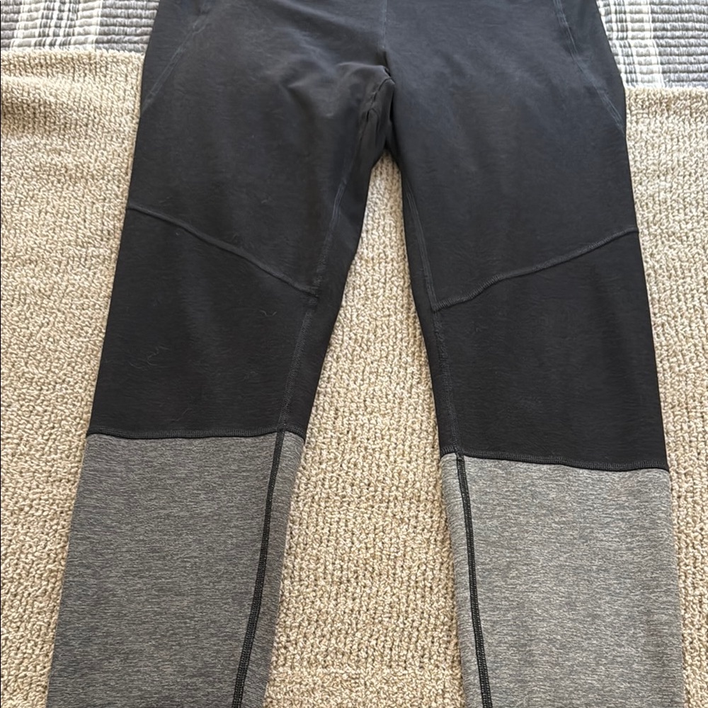 Outdoor Voices color block Leggings - Black and Gray- size XL